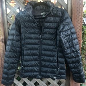 ✨Women’s REI Light Puffer Black Jacket Size: X-Small✨